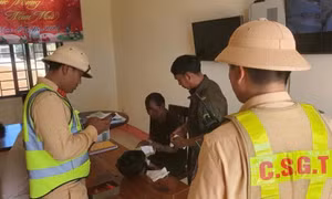 Cảnh sát Giao thông truy đuổi, bắt nhanh kẻ trộm cắp xe máy