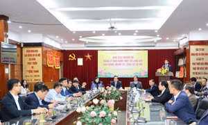 Bộ GDĐT tiếp nhận 17 trường đại học, cao đẳng, doanh nghiệp từ Bộ LĐTBXH