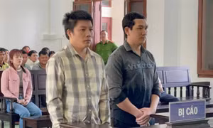 Can người chồng nổi cơn ghen, người đàn ông bị đánh suýt chết