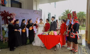 Đặc sắc lễ rửa mặt trong phong tục cưới xin của người Tày