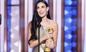 Demi Moore ngậm ngùi trắng tay ở Oscar