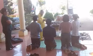 Trường mua vàng mã, thuê thầy... cúng giải hạn