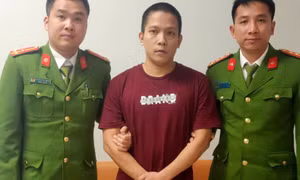 Đối tượng bị truy nã quốc tế, xuống sân bay thì bị bắt giữ