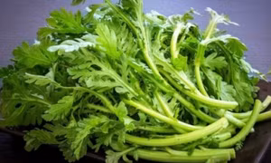 4 bài thuốc từ rau cải cúc