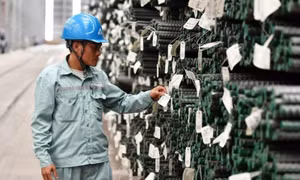 Mỹ đánh thuế 25%, ngành nhôm, thép Việt Nam làm gì để vượt khó?