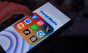 TikTok, Reddit bị điều tra về quy định bảo vệ trẻ em trên mạng xã hội