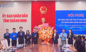 Chủ tịch UBND tỉnh đối thoại với thanh niên