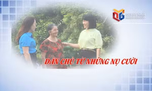 Dân chủ từ những nụ cười