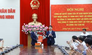 Công bố quyết định sáp nhập các công ty thủy lợi và kiện toàn công tác cán bộ