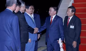 Thường trực Ban Bí thư Trần Cẩm Tú bắt đầu chuyến thăm chính thức Vương quốc Campuchia