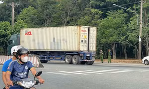 Điều tra tai nạn giữa container và xe máy làm 1 người tử vong ở TPHCM