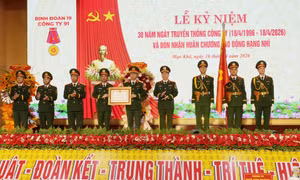 Công ty 91 (Binh đoàn 19) đón nhận Huân chương Lao động hạng Nhì