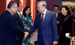 Gặp mặt thân nhân các tướng lĩnh, chuyên gia, nhân sĩ hữu nghị Việt Nam-Trung Quốc
