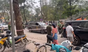 Công an điều tra vụ tài xế xe ghép nghi bị hành khách đâm ở Hà Nội
