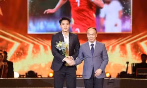 Giải thưởng “Cống hiến 2026”: Đình Bắc đoạt giải Gương mặt trẻ thể thao