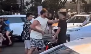 Xác minh clip người nước ngoài tấn công tài xế sau va chạm giao thông ở Đà Nẵng