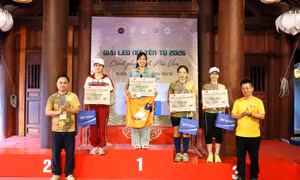 Hơn 1.000 người tham gia "Chinh phục đỉnh Phù Vân” 2026