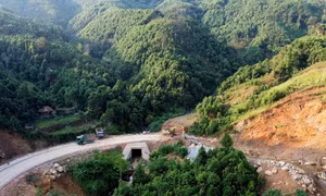 Hai người tử vong khi thi công đường nối IC15 Cao tốc Nội Bài - Lào Cai