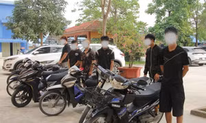 Xử lý 5 thanh niên đi xe dàn hàng, náo loạn phố núi Điện Biên