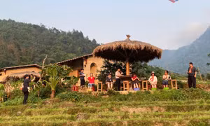 Du lịch cộng đồng gắn kiến trúc truyền thống với không gian bản làng