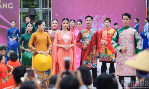 Đà Nẵng: Hàng trăm người tham gia diễu hành tôn vinh, lan tỏa giá trị áo dài