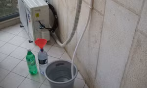 Nước chảy ra từ máy lạnh là gì, có dùng được không?