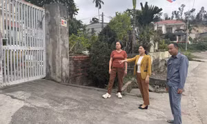 Nữ cán bộ mặt trận tận tụy với nhân dân
