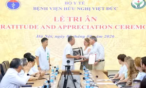 Một cô gái người Anh hiến tạng hồi sinh sự sống 3 người Việt