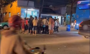 Tai nạn giữa xe mô tô và xe khách ở TPHCM khiến nam thanh niên tử vong