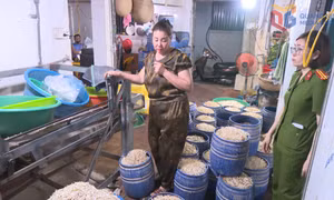 Lại “nóng” thực phẩm bẩn