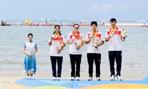Huy Hoàng giành huy chương cuối cho bơi Việt Nam tại Đại hội thể thao bãi biển châu Á