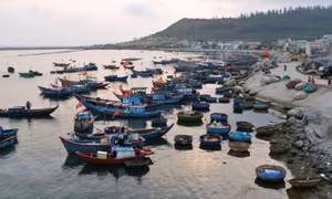 Tắm biển ở Lý Sơn, hai học sinh đuối nước, một em tử vong