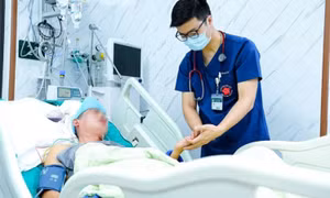 Đừng để việc tắm sai cách dẫn tới đột quỵ