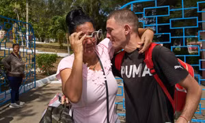 Cuba thả hơn 2.000 tù nhân