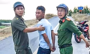 Chồng say rượu giết vợ rồi ôm con nhỏ bỏ trốn