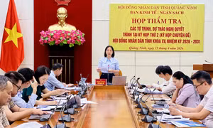 Thẩm tra dự thảo nghị quyết về quy định thu, quản lý phí hạ tầng cửa khẩu