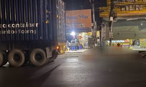 Tai nạn giữa xe container và xe máy khiến 1 người tử vong ở TPHCM