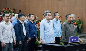Cựu Thứ trưởng Hoàng Văn Thắng bị tuyên 4 năm tù vì nhận hối lộ 200.000 USD
