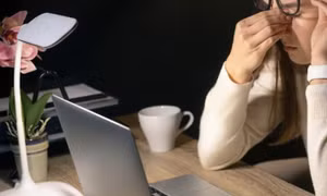 Uống đủ nước vẫn mệt, cơ thể có thể đang thiếu chất điện giải