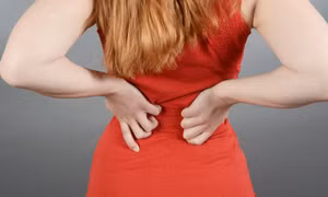 7 động tác kéo giãn loại bỏ đau lưng cho dân văn phòng