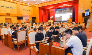  Phát triển ứng dụng công nghệ thông tin
