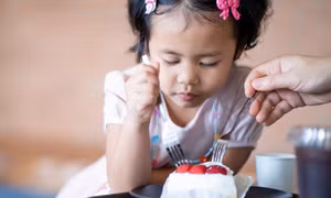Sử dụng nhiều đường ảnh hưởng đến não trẻ