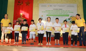 Công ty CP Xi măng và Xây dựng Quảng Ninh: Phát động cuộc thi ViracBank “Gửi rác- Rút tiền”