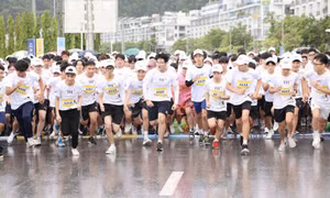 Thứ trưởng Bộ Giáo dục và Đào tạo Ngô Thị Minh: “Quảng Ninh đã có rất nhiều khởi sắc về giáo dục thể chất cho học sinh..."