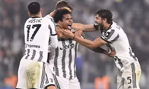 Juve rao bán tiền vệ, giá 20 triệu euro