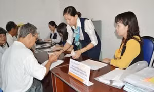 Đến tuổi nghỉ hưu nhưng chưa đủ thời gian đóng BHXH, cần làm gì?