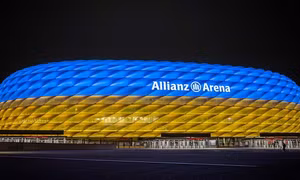 Bayern gặp hạn nợ lương và đình công