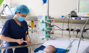 Giao mùa nhiều trẻ nhập viện vì viêm đường hô hấp: Chuyên gia chỉ cách phòng tránh