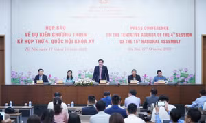 Chính phủ trình Quốc hội tăng lương cơ sở, lương hưu, trợ cấp bảo hiểm xã hội, phụ cấp ưu đãi nghề y tế…