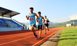 Sôi động cuộc đua tốc độ